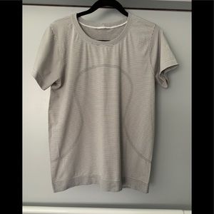 Lululemon Relaxed Fit Short Sleeve Swiftly